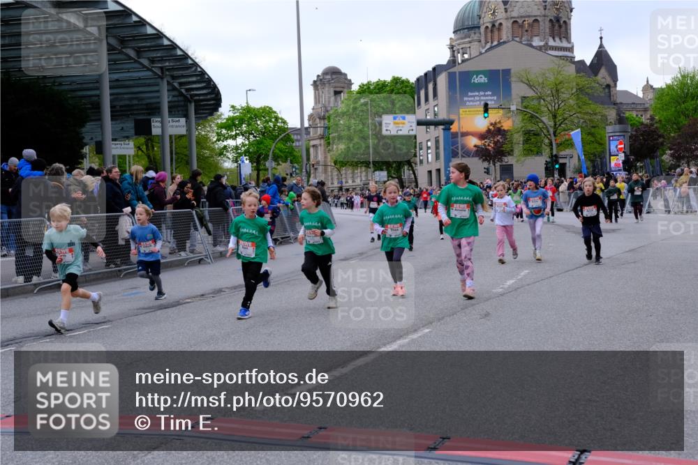 25.04.2026 - Das Zehntel Tim E. http://msf.ph/oto/9570962 25.04.2026 09:04:26 Ziel 1353, 1479, 1480, 1496, 1500, 1502, 1960, 1980, 1982, 2362, 2370, 2381, 2400, 2414, 2427, 2430, 2431, 2597, 2666, 2700, 3150, 3299, 3671, 3906 meine-sportfotos.de