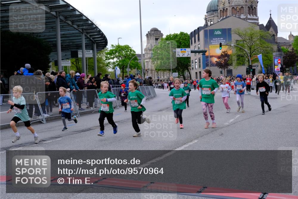 25.04.2026 - Das Zehntel Tim E. http://msf.ph/oto/9570964 25.04.2026 09:04:26 Ziel 1353, 1479, 1480, 1496, 1500, 1502, 1960, 1980, 1982, 2362, 2370, 2381, 2400, 2414, 2427, 2430, 2431, 2597, 2666, 2700, 3150, 3299, 3671, 3906 meine-sportfotos.de