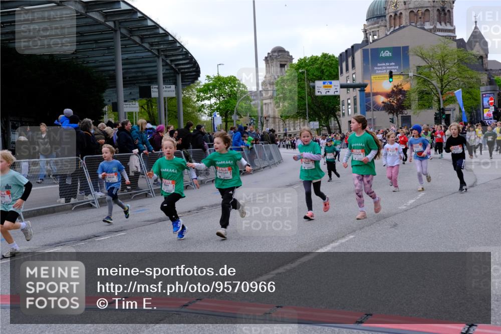 25.04.2026 - Das Zehntel Tim E. http://msf.ph/oto/9570966 25.04.2026 09:04:27 Ziel 1353, 1479, 1480, 1496, 1500, 1502, 1934, 1960, 1980, 1982, 2362, 2370, 2381, 2400, 2414, 2427, 2430, 2431, 2700, 3150, 3279, 3299, 3671, 3906 meine-sportfotos.de