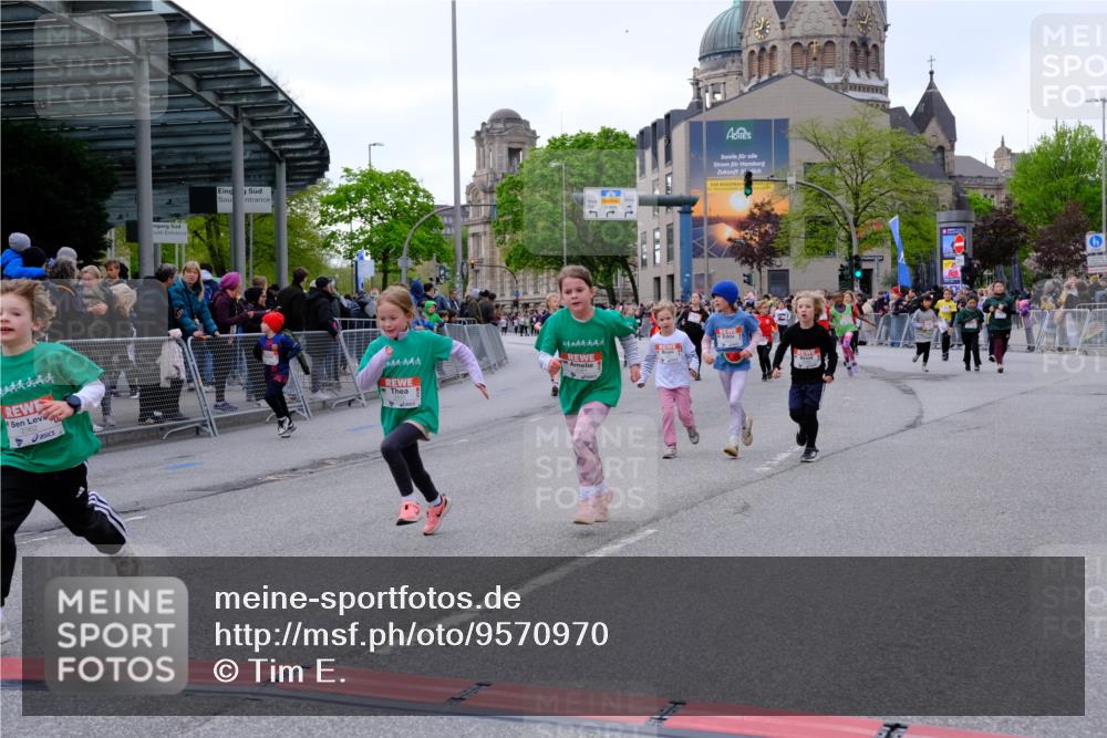 25.04.2026 - Das Zehntel Tim E. http://msf.ph/oto/9570970 25.04.2026 09:04:28 Ziel 1353, 1479, 1496, 1500, 1502, 1934, 1960, 1980, 1982, 2362, 2370, 2381, 2400, 2414, 2427, 2430, 2431, 2700, 3150, 3279, 3299, 3671, 3892, 3906 meine-sportfotos.de