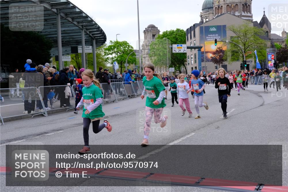 25.04.2026 - Das Zehntel Tim E. http://msf.ph/oto/9570974 25.04.2026 09:04:28 Ziel 1353, 1479, 1496, 1500, 1502, 1934, 1960, 1980, 1982, 2362, 2370, 2381, 2400, 2414, 2427, 2430, 2431, 2700, 3150, 3279, 3299, 3671, 3892, 3906 meine-sportfotos.de