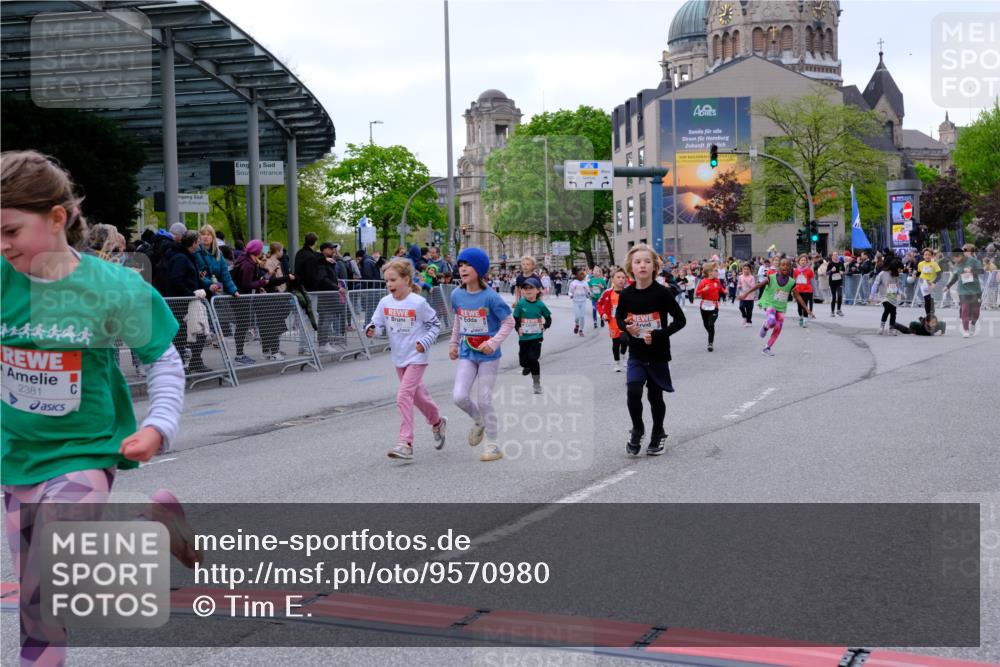 25.04.2026 - Das Zehntel Tim E. http://msf.ph/oto/9570980 25.04.2026 09:04:29 Ziel 1353, 1479, 1496, 1500, 1502, 1934, 1960, 1980, 1982, 2362, 2370, 2381, 2400, 2414, 2427, 2430, 2431, 2700, 3150, 3279, 3299, 3671, 3892, 3906 meine-sportfotos.de