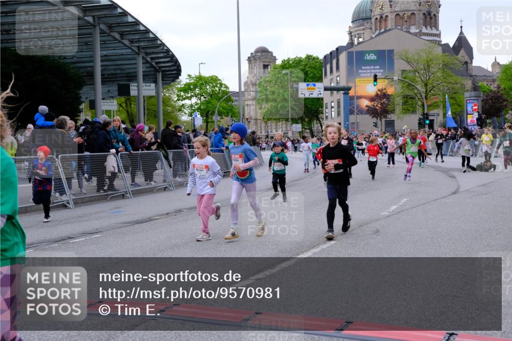 25.04.2026 - Das Zehntel Tim E. http://msf.ph/oto/9570981 25.04.2026 09:04:29 Ziel 1353, 1479, 1496, 1500, 1502, 1934, 1960, 1980, 1982, 2362, 2370, 2381, 2400, 2414, 2427, 2430, 2431, 2700, 3150, 3279, 3299, 3671, 3892, 3906 meine-sportfotos.de
