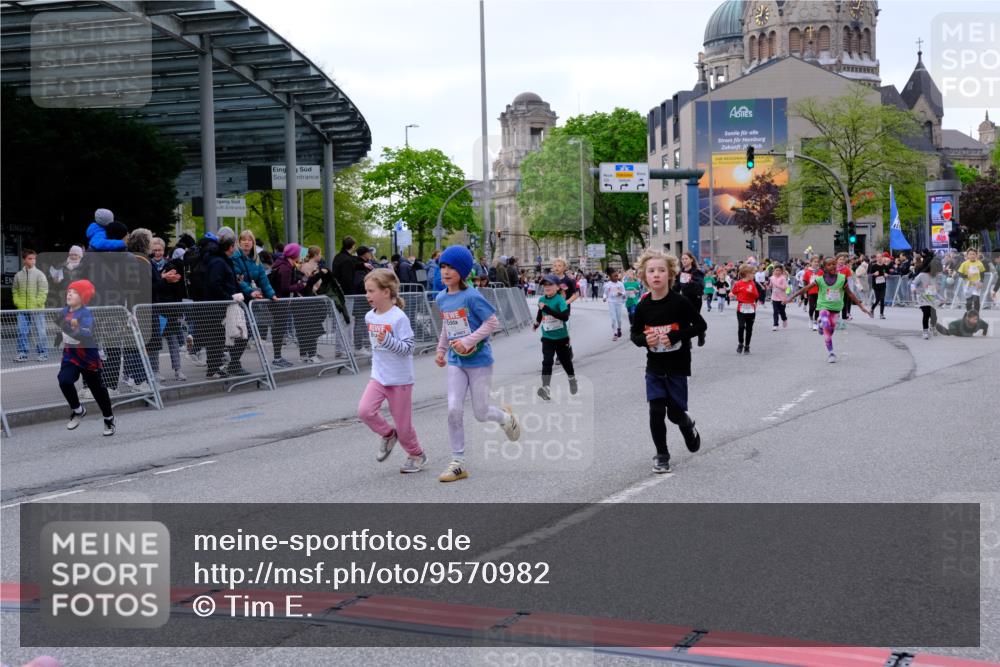 25.04.2026 - Das Zehntel Tim E. http://msf.ph/oto/9570982 25.04.2026 09:04:29 Ziel 1353, 1479, 1496, 1500, 1502, 1934, 1960, 1980, 1982, 2362, 2370, 2381, 2400, 2414, 2427, 2430, 2431, 2700, 3150, 3279, 3299, 3671, 3892, 3906 meine-sportfotos.de
