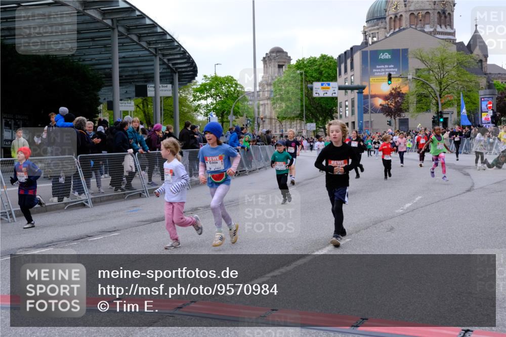 25.04.2026 - Das Zehntel Tim E. http://msf.ph/oto/9570984 25.04.2026 09:04:29 Ziel 1353, 1479, 1496, 1500, 1502, 1934, 1960, 1980, 1982, 2362, 2370, 2381, 2400, 2414, 2427, 2430, 2431, 2700, 3150, 3279, 3299, 3671, 3892, 3906 meine-sportfotos.de
