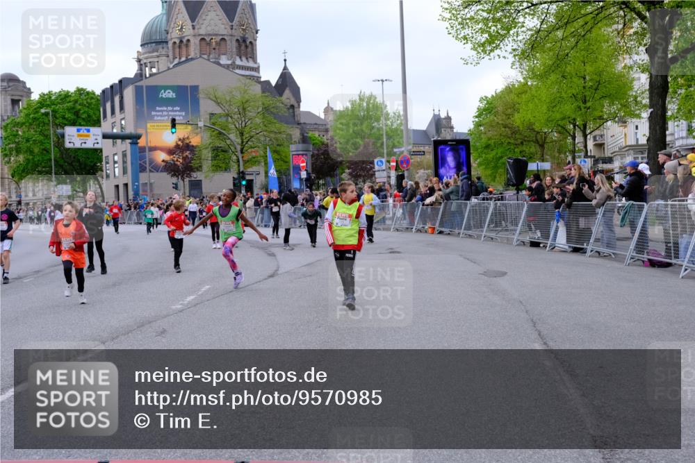 25.04.2026 - Das Zehntel Tim E. http://msf.ph/oto/9570985 25.04.2026 09:04:30 Ziel 1353, 1472, 1479, 1496, 1500, 1502, 1932, 1934, 1960, 1980, 1982, 2362, 2370, 2381, 2400, 2414, 2427, 2430, 2431, 2700, 3150, 3279, 3671, 3892, 3906 meine-sportfotos.de