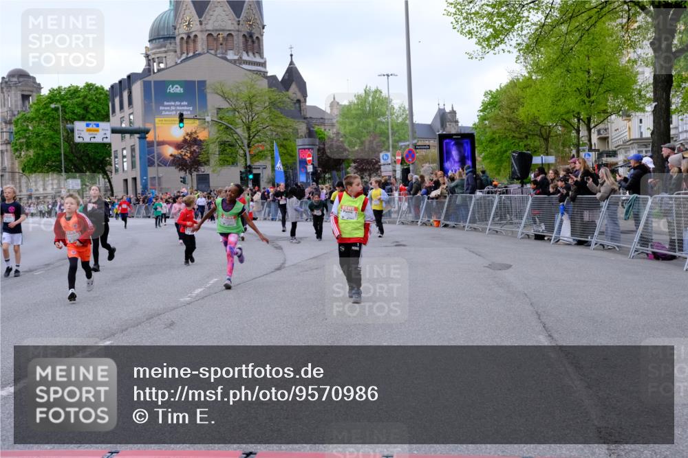 25.04.2026 - Das Zehntel Tim E. http://msf.ph/oto/9570986 25.04.2026 09:04:30 Ziel 1353, 1472, 1479, 1496, 1500, 1502, 1932, 1934, 1960, 1980, 1982, 2362, 2370, 2381, 2400, 2414, 2427, 2430, 2431, 2700, 3150, 3279, 3671, 3892, 3906 meine-sportfotos.de