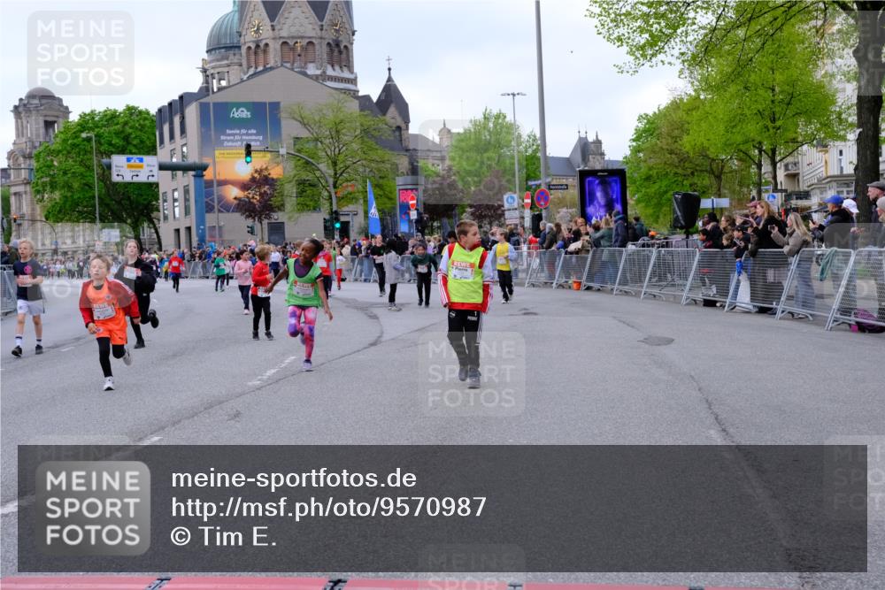 25.04.2026 - Das Zehntel Tim E. http://msf.ph/oto/9570987 25.04.2026 09:04:30 Ziel 1353, 1472, 1479, 1496, 1500, 1502, 1932, 1934, 1960, 1980, 1982, 2362, 2370, 2381, 2400, 2414, 2427, 2430, 2431, 2700, 3150, 3279, 3671, 3892, 3906 meine-sportfotos.de