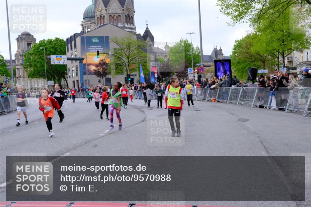 25.04.2026 - Das Zehntel Tim E. http://msf.ph/oto/9570988 25.04.2026 09:04:31 Ziel 1353, 1472, 1479, 1496, 1500, 1502, 1932, 1934, 1960, 1980, 1982, 2362, 2370, 2381, 2400, 2414, 2427, 2430, 2431, 2700, 3012, 3150, 3279, 3671, 3892, 3906 meine-sportfotos.de