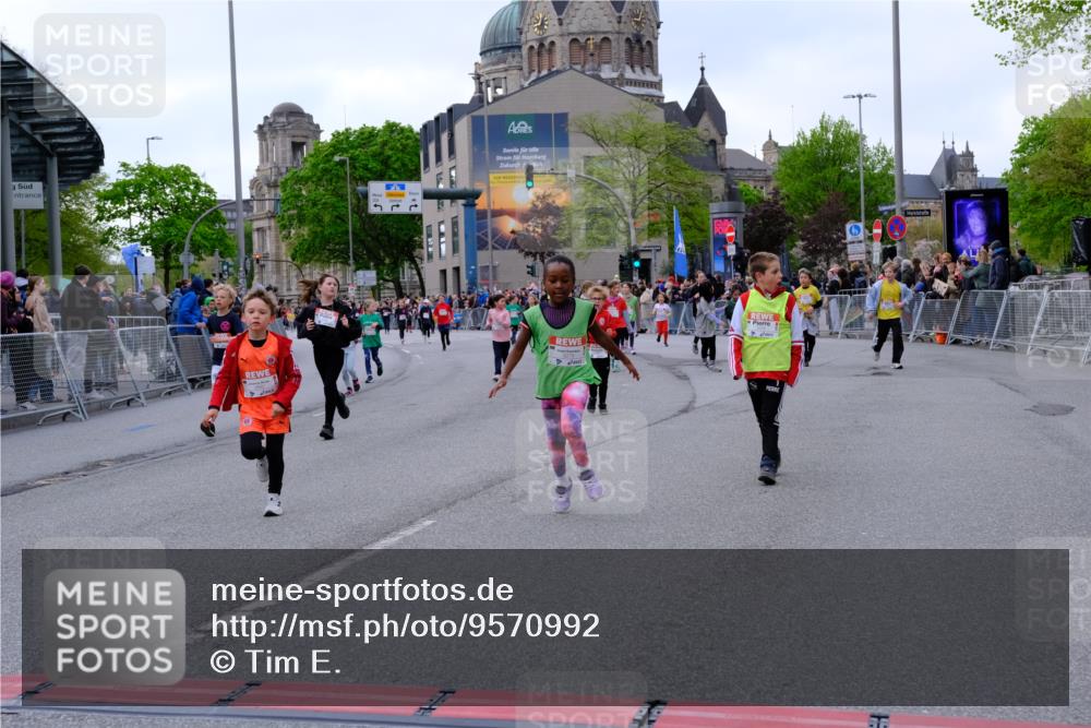 25.04.2026 - Das Zehntel Tim E. http://msf.ph/oto/9570992 25.04.2026 09:04:31 Ziel 1353, 1472, 1479, 1496, 1500, 1502, 1932, 1934, 1960, 1980, 1982, 2362, 2370, 2381, 2400, 2414, 2427, 2430, 2431, 2700, 3012, 3150, 3279, 3671, 3892, 3906 meine-sportfotos.de