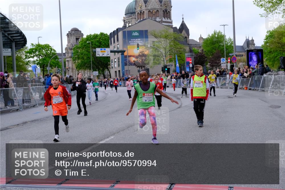 25.04.2026 - Das Zehntel Tim E. http://msf.ph/oto/9570994 25.04.2026 09:04:32 Ziel 1076, 1472, 1479, 1496, 1500, 1502, 1932, 1934, 2362, 2370, 2381, 2400, 2414, 2427, 2430, 2431, 3012, 3279, 3671, 3892, 3906 meine-sportfotos.de