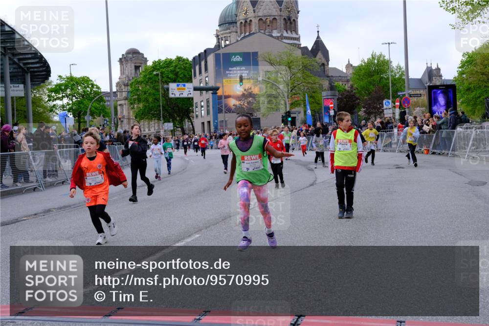 25.04.2026 - Das Zehntel Tim E. http://msf.ph/oto/9570995 25.04.2026 09:04:32 Ziel 1076, 1472, 1479, 1496, 1500, 1502, 1932, 1934, 2362, 2370, 2381, 2400, 2414, 2427, 2430, 2431, 3012, 3279, 3671, 3892, 3906 meine-sportfotos.de