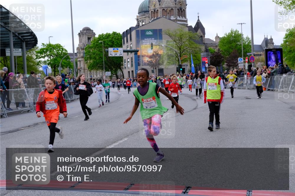 25.04.2026 - Das Zehntel Tim E. http://msf.ph/oto/9570997 25.04.2026 09:04:32 Ziel 1076, 1472, 1479, 1496, 1500, 1502, 1932, 1934, 2362, 2370, 2381, 2400, 2414, 2427, 2430, 2431, 3012, 3279, 3671, 3892, 3906 meine-sportfotos.de