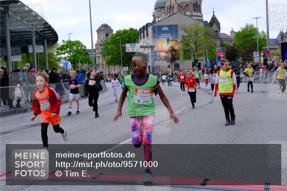 25.04.2026 - Das Zehntel Tim E. http://msf.ph/oto/9571000 25.04.2026 09:04:32 Ziel 1076, 1472, 1479, 1496, 1500, 1502, 1932, 1934, 2362, 2370, 2381, 2400, 2414, 2427, 2430, 2431, 3012, 3279, 3671, 3892, 3906 meine-sportfotos.de