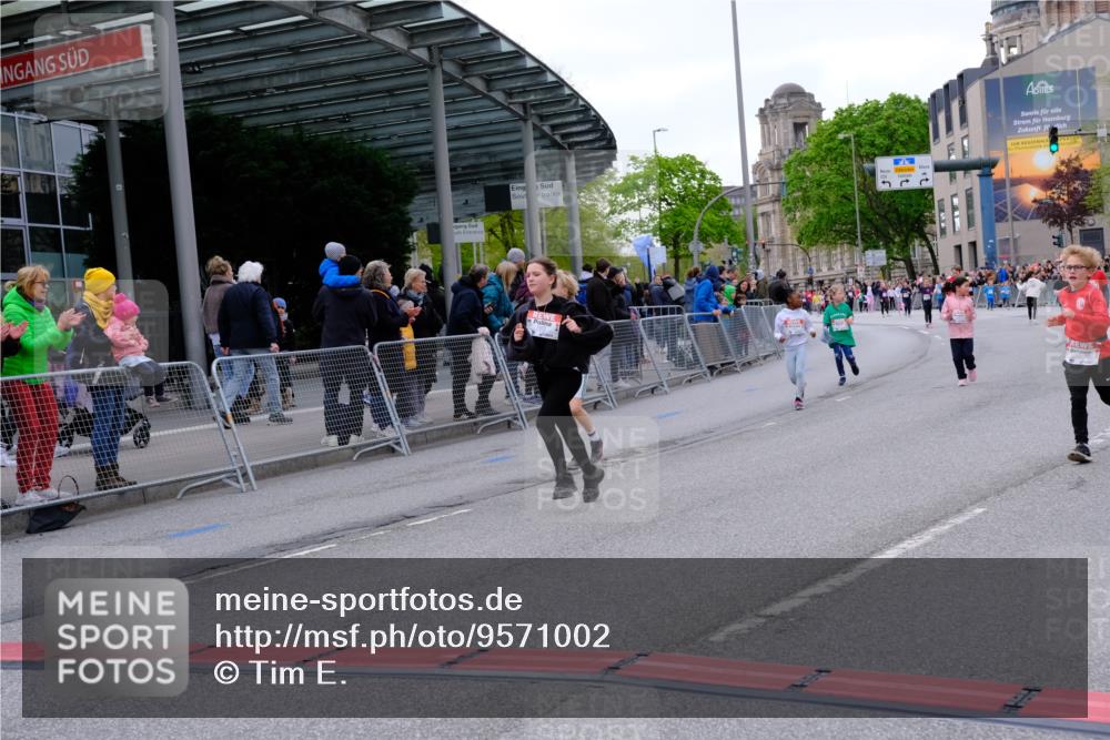 25.04.2026 - Das Zehntel Tim E. http://msf.ph/oto/9571002 25.04.2026 09:04:33 Ziel 1076, 1443, 1472, 1479, 1496, 1500, 1502, 1932, 1934, 2362, 2370, 2381, 2427, 2430, 2431, 3012, 3279, 3671, 3892, 3906 meine-sportfotos.de