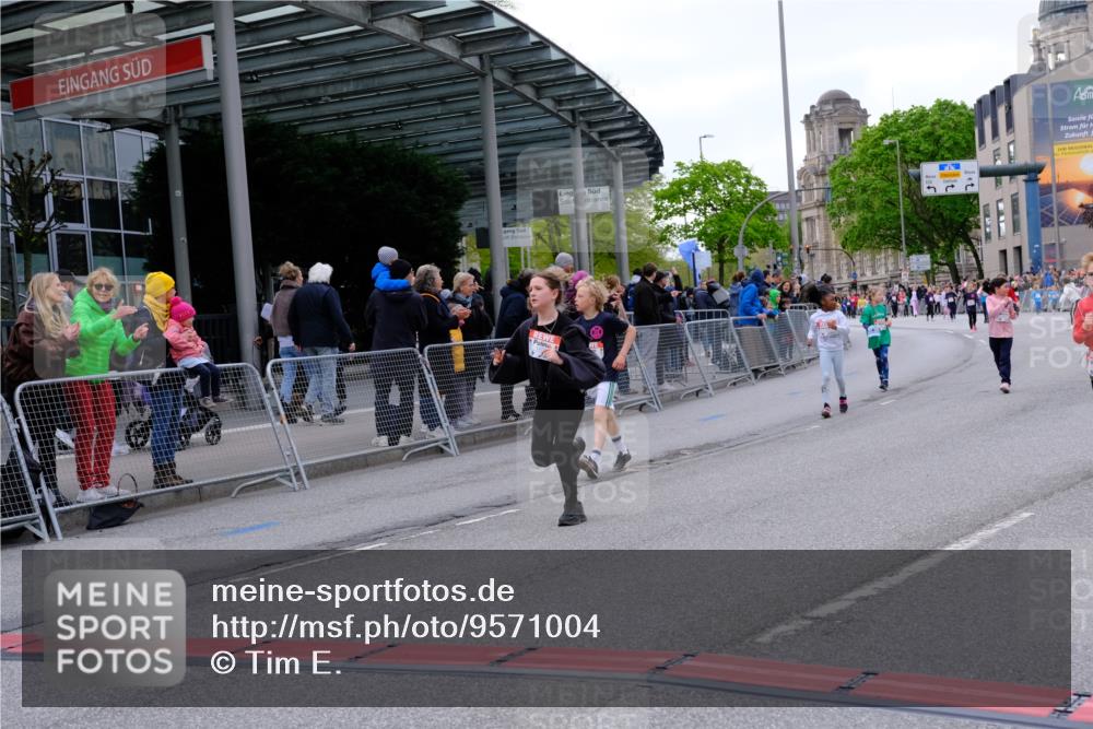 25.04.2026 - Das Zehntel Tim E. http://msf.ph/oto/9571004 25.04.2026 09:04:34 Ziel 1076, 1443, 1472, 1479, 1496, 1500, 1502, 1932, 1934, 2362, 2370, 2381, 2430, 2536, 2804, 2807, 3012, 3279, 3671, 3892, 3906 meine-sportfotos.de