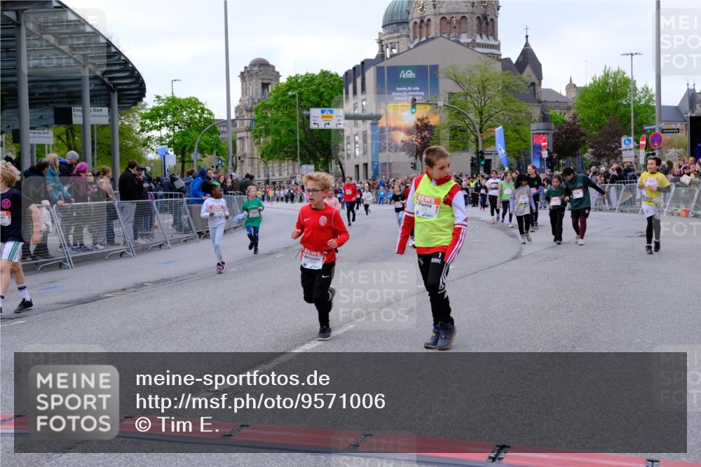 25.04.2026 - Das Zehntel Tim E. http://msf.ph/oto/9571006 25.04.2026 09:04:34 Ziel 1076, 1443, 1472, 1479, 1496, 1500, 1502, 1932, 1934, 2362, 2370, 2381, 2430, 2536, 2804, 2807, 3012, 3279, 3671, 3892, 3906 meine-sportfotos.de