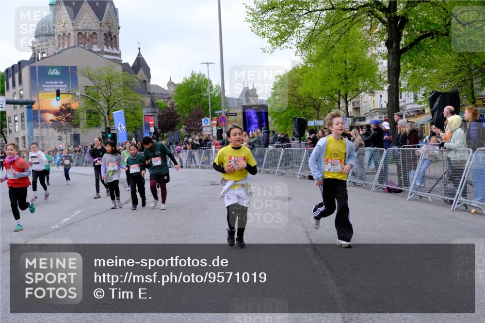 25.04.2026 - Das Zehntel Tim E. http://msf.ph/oto/9571019 25.04.2026 09:04:38 Ziel 1076, 1443, 1472, 1647, 1932, 1934, 2377, 2536, 2586, 2593, 2612, 2804, 2807, 3012, 3279, 3449, 3450, 3671, 3892, 3979, 4036 meine-sportfotos.de