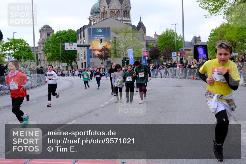 25.04.2026 - Das Zehntel Tim E. http://msf.ph/oto/9571021 25.04.2026 09:04:39 Ziel 1076, 1443, 1472, 1647, 1932, 1934, 2377, 2536, 2586, 2593, 2612, 2804, 2807, 3012, 3279, 3449, 3450, 3892, 3947, 3979, 4036 meine-sportfotos.de