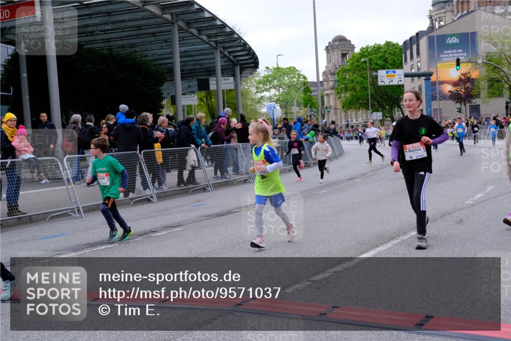 25.04.2026 - Das Zehntel Tim E. http://msf.ph/oto/9571037 25.04.2026 09:04:45 Ziel 1082, 1089, 1092, 1241, 1443, 1647, 1732, 2183, 2371, 2377, 2536, 2586, 2593, 2612, 2804, 2807, 3058, 3063, 3320, 3449, 3450, 3947, 3979, 4036 meine-sportfotos.de