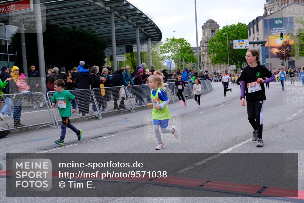 25.04.2026 - Das Zehntel Tim E. http://msf.ph/oto/9571038 25.04.2026 09:04:45 Ziel 1082, 1089, 1092, 1241, 1443, 1647, 1732, 2183, 2371, 2377, 2536, 2586, 2593, 2612, 2804, 2807, 3058, 3063, 3320, 3449, 3450, 3947, 3979, 4036 meine-sportfotos.de