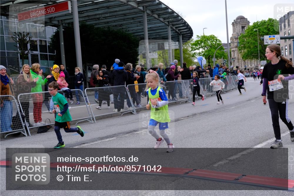 25.04.2026 - Das Zehntel Tim E. http://msf.ph/oto/9571042 25.04.2026 09:04:46 Ziel 1082, 1089, 1092, 1241, 1647, 1732, 2183, 2371, 2377, 2536, 2586, 2593, 2612, 2804, 2807, 3058, 3063, 3320, 3449, 3450, 3947, 3979, 4036 meine-sportfotos.de