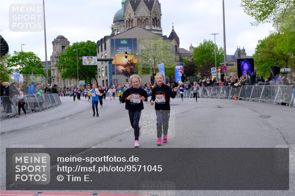 25.04.2026 - Das Zehntel Tim E. http://msf.ph/oto/9571045 25.04.2026 09:04:49 Ziel 1082, 1089, 1092, 1241, 1732, 2183, 2371, 2612, 2950, 3058, 3063, 3320, 3449, 3450, 3601, 3947, 3979, 4036 meine-sportfotos.de