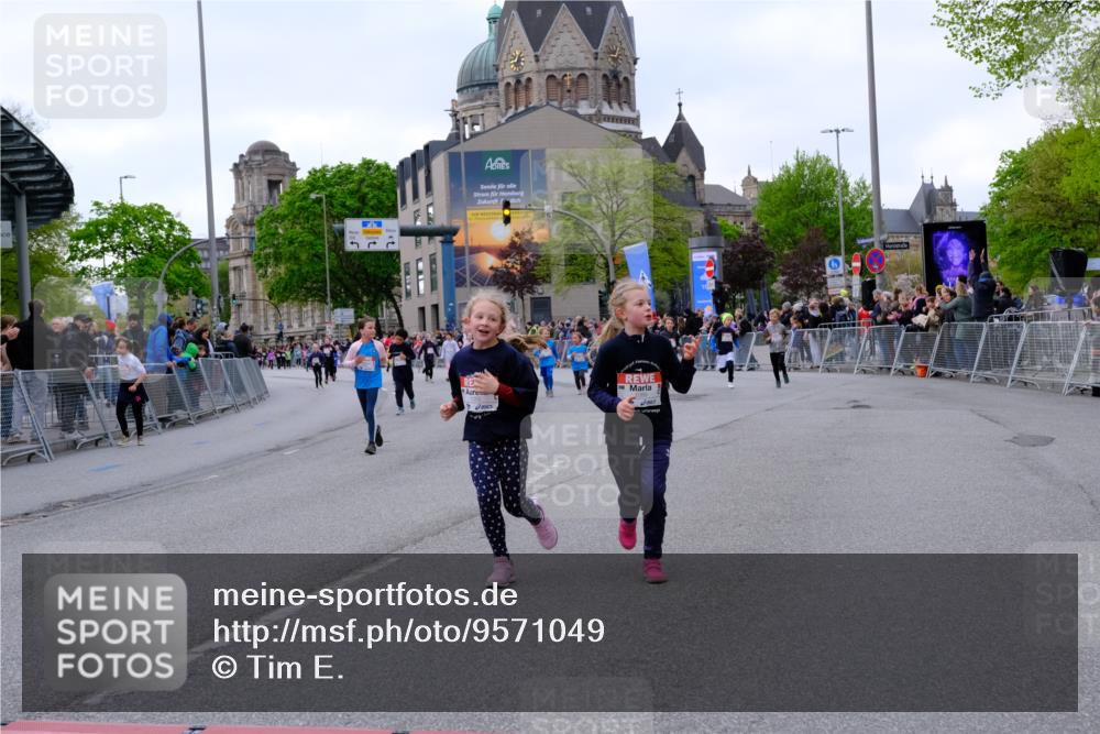 25.04.2026 - Das Zehntel Tim E. http://msf.ph/oto/9571049 25.04.2026 09:04:49 Ziel 1082, 1089, 1092, 1241, 1732, 2183, 2371, 2612, 2950, 3058, 3063, 3320, 3449, 3450, 3601, 3947, 3979, 4036 meine-sportfotos.de