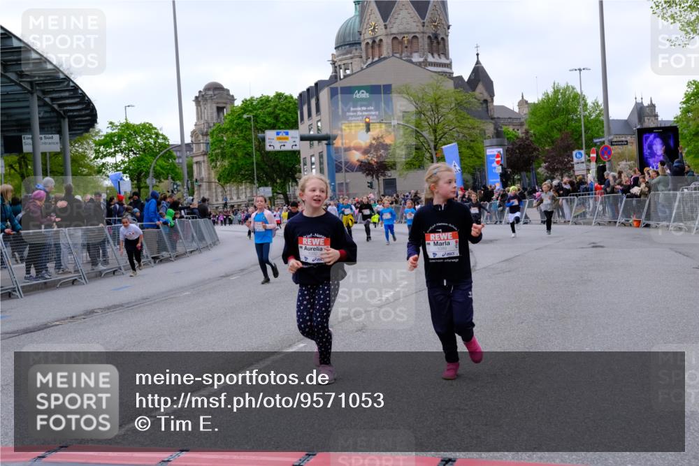 25.04.2026 - Das Zehntel Tim E. http://msf.ph/oto/9571053 25.04.2026 09:04:49 Ziel 1082, 1089, 1092, 1241, 1732, 2183, 2371, 2612, 2950, 3058, 3063, 3320, 3449, 3450, 3601, 3947, 3979, 4036 meine-sportfotos.de
