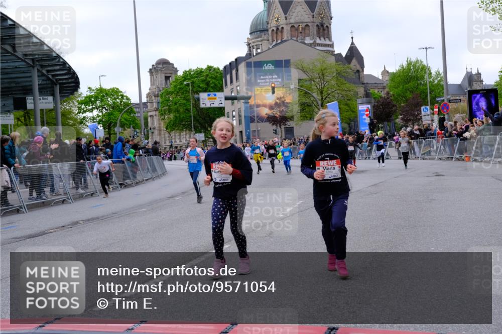 25.04.2026 - Das Zehntel Tim E. http://msf.ph/oto/9571054 25.04.2026 09:04:49 Ziel 1082, 1089, 1092, 1241, 1732, 2183, 2371, 2612, 2950, 3058, 3063, 3320, 3449, 3450, 3601, 3947, 3979, 4036 meine-sportfotos.de