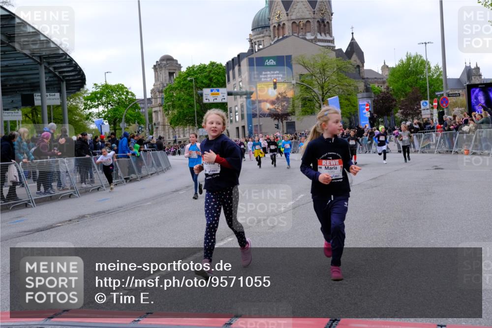 25.04.2026 - Das Zehntel Tim E. http://msf.ph/oto/9571055 25.04.2026 09:04:49 Ziel 1082, 1089, 1092, 1241, 1732, 2183, 2371, 2612, 2950, 3058, 3063, 3320, 3449, 3450, 3601, 3947, 3979, 4036 meine-sportfotos.de