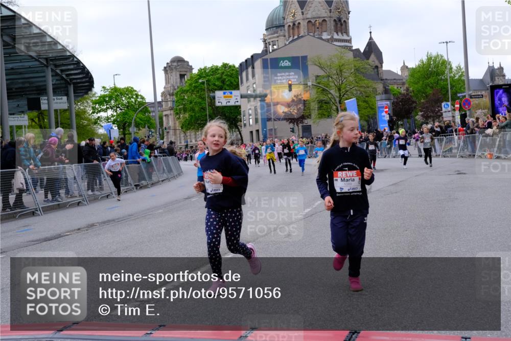 25.04.2026 - Das Zehntel Tim E. http://msf.ph/oto/9571056 25.04.2026 09:04:50 Ziel 1082, 1089, 1092, 1241, 1591, 1594, 1732, 2183, 2371, 2950, 3058, 3063, 3320, 3450, 3601, 3776, 3777, 3947, 3979, 4036 meine-sportfotos.de