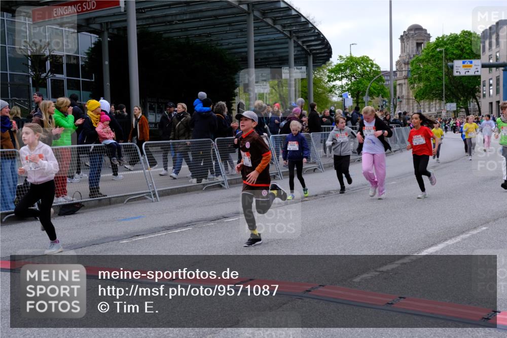 25.04.2026 - Das Zehntel Tim E. http://msf.ph/oto/9571087 25.04.2026 09:05:01 Ziel 1350, 1390, 1412, 1591, 1594, 2254, 2382, 2657, 2670, 2672, 2950, 3724, 3726, 3767, 3776, 3777, 3796, 3961 meine-sportfotos.de