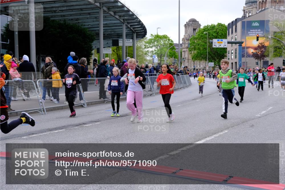 25.04.2026 - Das Zehntel Tim E. http://msf.ph/oto/9571090 25.04.2026 09:05:01 Ziel 1350, 1390, 1412, 1591, 1594, 2254, 2382, 2657, 2670, 2672, 2950, 3724, 3726, 3767, 3776, 3777, 3796, 3961 meine-sportfotos.de