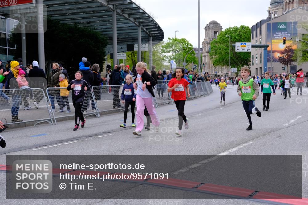 25.04.2026 - Das Zehntel Tim E. http://msf.ph/oto/9571091 25.04.2026 09:05:01 Ziel 1350, 1390, 1412, 1591, 1594, 2254, 2382, 2657, 2670, 2672, 2950, 3724, 3726, 3767, 3776, 3777, 3796, 3961 meine-sportfotos.de