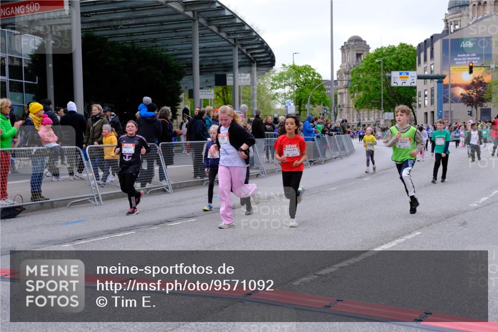 25.04.2026 - Das Zehntel Tim E. http://msf.ph/oto/9571092 25.04.2026 09:05:01 Ziel 1350, 1390, 1412, 1591, 1594, 2254, 2382, 2657, 2670, 2672, 2950, 3724, 3726, 3767, 3776, 3777, 3796, 3961 meine-sportfotos.de
