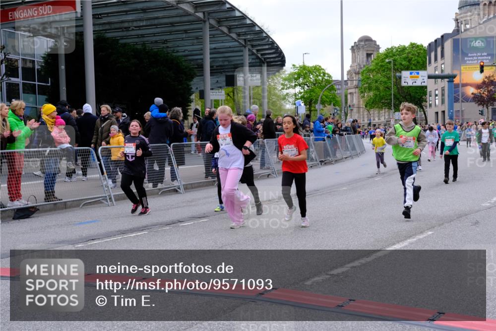 25.04.2026 - Das Zehntel Tim E. http://msf.ph/oto/9571093 25.04.2026 09:05:01 Ziel 1350, 1390, 1412, 1591, 1594, 2254, 2382, 2657, 2670, 2672, 2950, 3724, 3726, 3767, 3776, 3777, 3796, 3961 meine-sportfotos.de