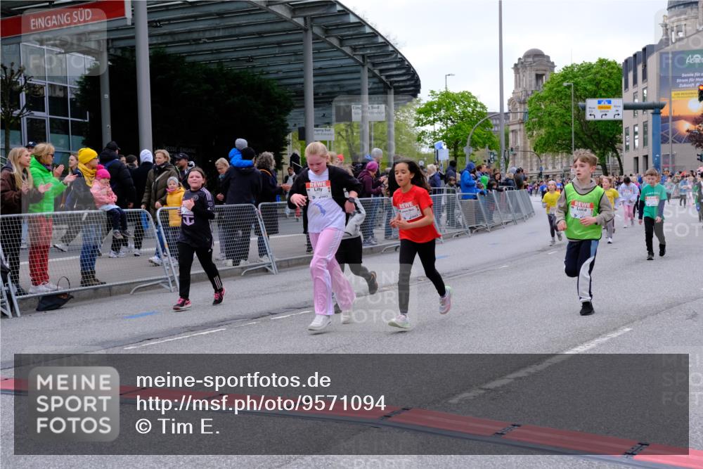25.04.2026 - Das Zehntel Tim E. http://msf.ph/oto/9571094 25.04.2026 09:05:02 Ziel 1350, 1390, 1412, 1591, 1594, 2254, 2382, 2657, 2670, 2672, 2693, 2696, 3724, 3726, 3767, 3776, 3777, 3796, 3961 meine-sportfotos.de