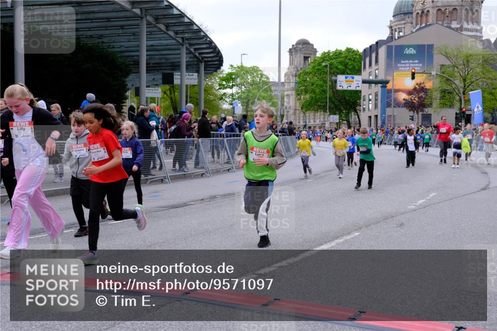 25.04.2026 - Das Zehntel Tim E. http://msf.ph/oto/9571097 25.04.2026 09:05:02 Ziel 1350, 1390, 1412, 1591, 1594, 2254, 2382, 2657, 2670, 2672, 2693, 2696, 3724, 3726, 3767, 3776, 3777, 3796, 3961 meine-sportfotos.de