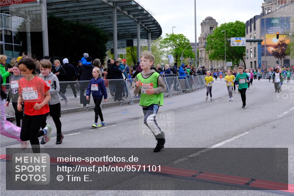 25.04.2026 - Das Zehntel Tim E. http://msf.ph/oto/9571101 25.04.2026 09:05:03 Ziel 1350, 1390, 1412, 2254, 2382, 2657, 2670, 2672, 2693, 2696, 3724, 3726, 3767, 3796, 3961 meine-sportfotos.de