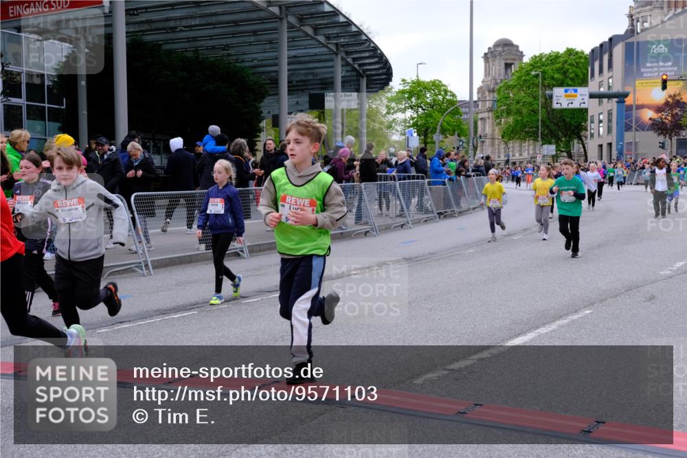 25.04.2026 - Das Zehntel Tim E. http://msf.ph/oto/9571103 25.04.2026 09:05:03 Ziel 1350, 1390, 1412, 2254, 2382, 2657, 2670, 2672, 2693, 2696, 3724, 3726, 3767, 3796, 3961 meine-sportfotos.de