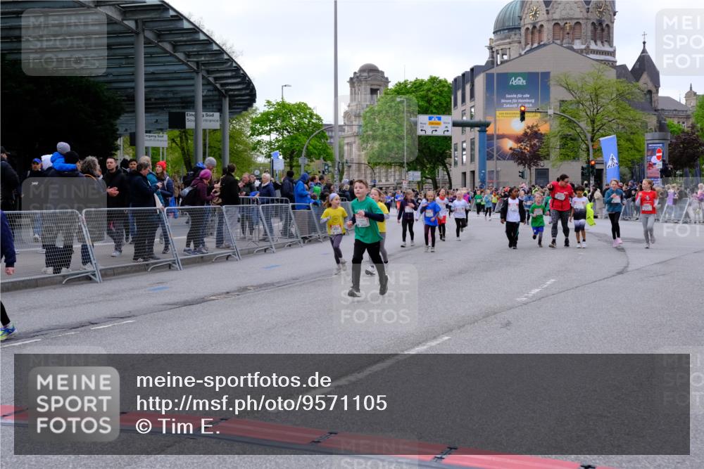 25.04.2026 - Das Zehntel Tim E. http://msf.ph/oto/9571105 25.04.2026 09:05:04 Ziel 1350, 1390, 1412, 1904, 2112, 2382, 2530, 2640, 2657, 2663, 2670, 2672, 2693, 2696, 3724, 3726, 3796, 3961 meine-sportfotos.de