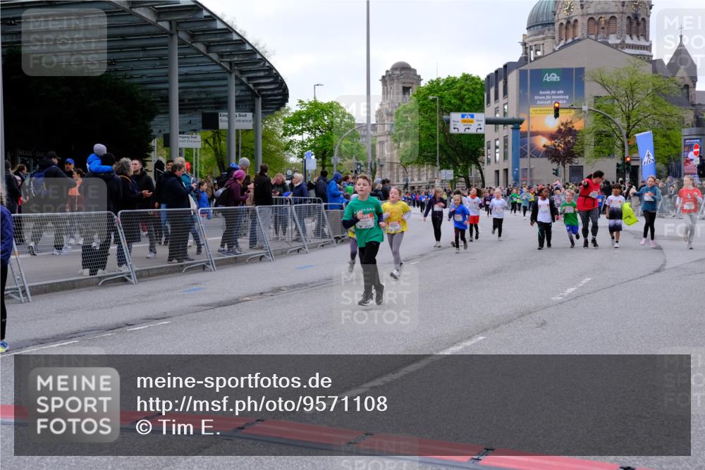 25.04.2026 - Das Zehntel Tim E. http://msf.ph/oto/9571108 25.04.2026 09:05:04 Ziel 1350, 1390, 1412, 1904, 2112, 2382, 2530, 2640, 2657, 2663, 2670, 2672, 2693, 2696, 3724, 3726, 3796, 3961 meine-sportfotos.de