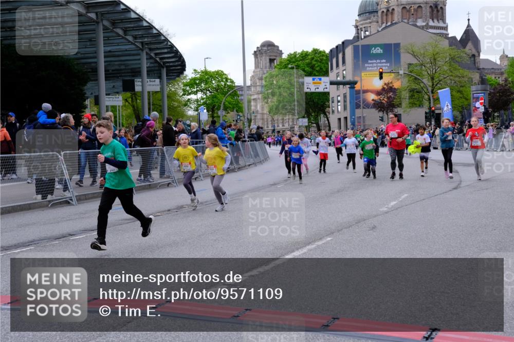 25.04.2026 - Das Zehntel Tim E. http://msf.ph/oto/9571109 25.04.2026 09:05:05 Ziel 1350, 1390, 1412, 1904, 2112, 2382, 2530, 2543, 2640, 2657, 2663, 2670, 2672, 2693, 2696, 3724, 3726, 3796, 3961 meine-sportfotos.de
