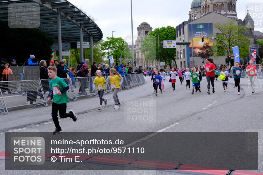 25.04.2026 - Das Zehntel Tim E. http://msf.ph/oto/9571110 25.04.2026 09:05:05 Ziel 1350, 1390, 1412, 1904, 2112, 2382, 2530, 2543, 2640, 2657, 2663, 2670, 2672, 2693, 2696, 3724, 3726, 3796, 3961 meine-sportfotos.de