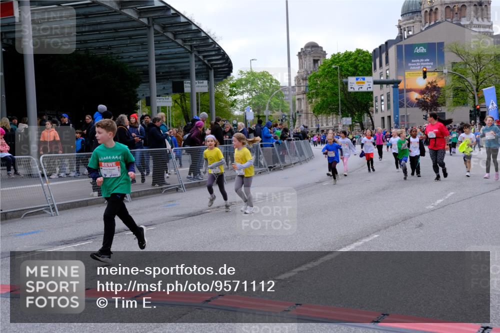 25.04.2026 - Das Zehntel Tim E. http://msf.ph/oto/9571112 25.04.2026 09:05:05 Ziel 1350, 1390, 1412, 1904, 2112, 2382, 2530, 2543, 2640, 2657, 2663, 2670, 2672, 2693, 2696, 3724, 3726, 3796, 3961 meine-sportfotos.de
