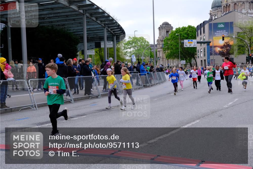 25.04.2026 - Das Zehntel Tim E. http://msf.ph/oto/9571113 25.04.2026 09:05:05 Ziel 1350, 1390, 1412, 1904, 2112, 2382, 2530, 2543, 2640, 2657, 2663, 2670, 2672, 2693, 2696, 3724, 3726, 3796, 3961 meine-sportfotos.de