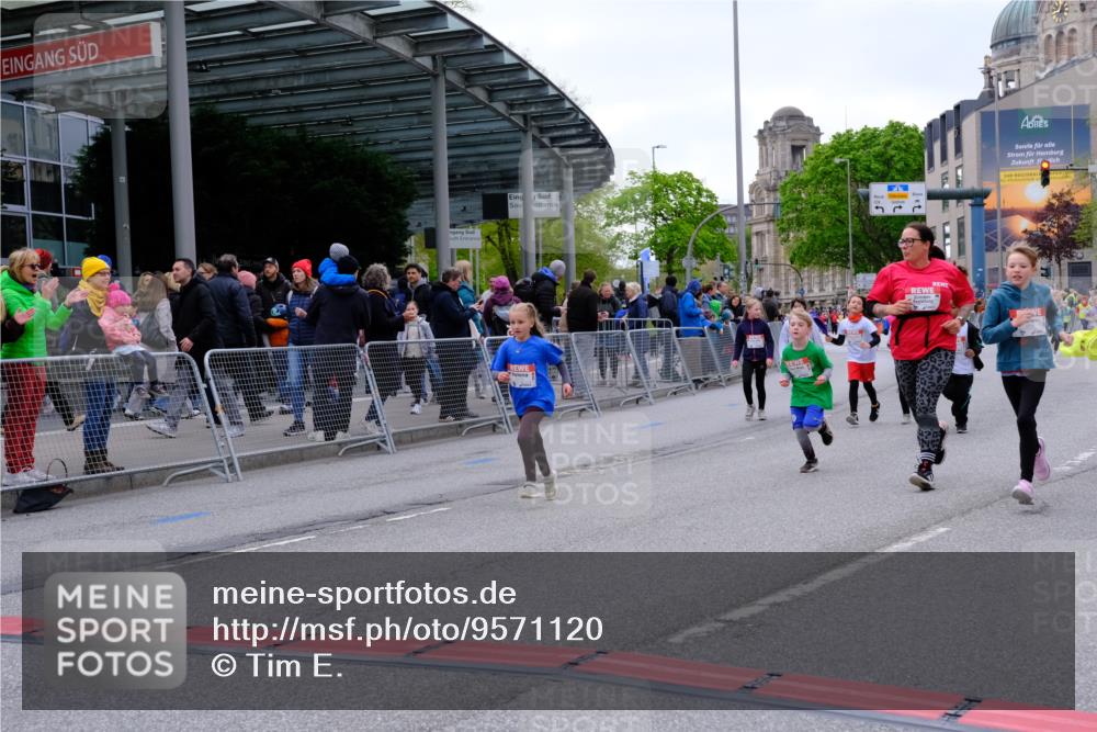 25.04.2026 - Das Zehntel Tim E. http://msf.ph/oto/9571120 25.04.2026 09:05:08 Ziel 1350, 1390, 1412, 1904, 2112, 2382, 2530, 2543, 2640, 2657, 2663, 2670, 2672, 2693, 2696, 3483, 3487, 3961 meine-sportfotos.de