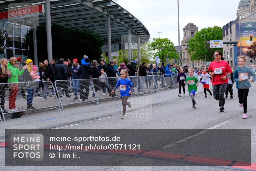 25.04.2026 - Das Zehntel Tim E. http://msf.ph/oto/9571121 25.04.2026 09:05:08 Ziel 1350, 1390, 1412, 1904, 2112, 2382, 2530, 2543, 2640, 2657, 2663, 2670, 2672, 2693, 2696, 3483, 3487, 3961 meine-sportfotos.de