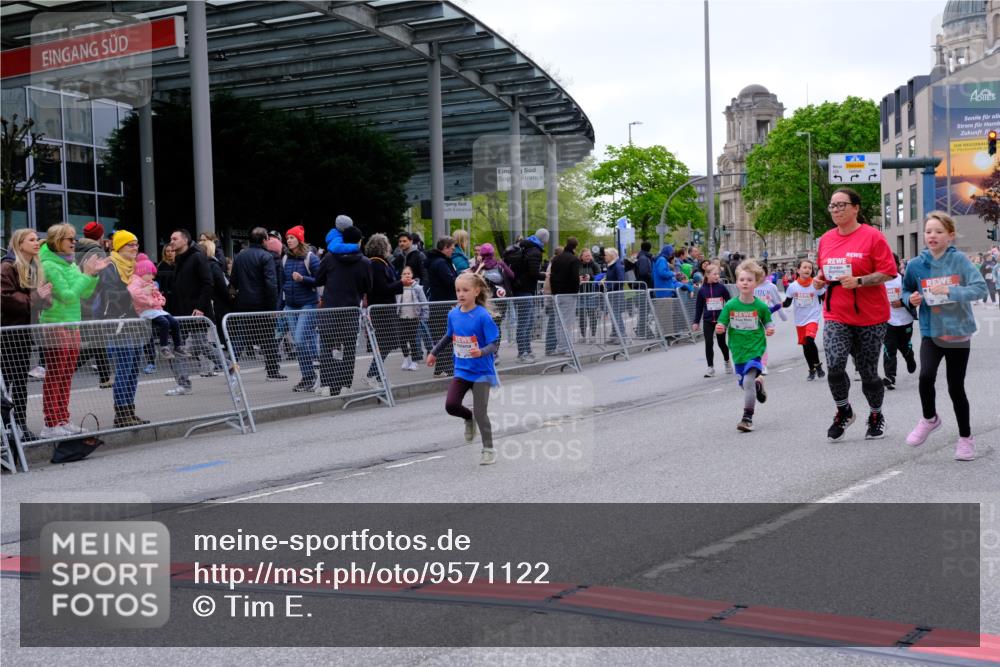 25.04.2026 - Das Zehntel Tim E. http://msf.ph/oto/9571122 25.04.2026 09:05:08 Ziel 1350, 1390, 1412, 1904, 2112, 2382, 2530, 2543, 2640, 2657, 2663, 2670, 2672, 2693, 2696, 3483, 3487, 3961 meine-sportfotos.de